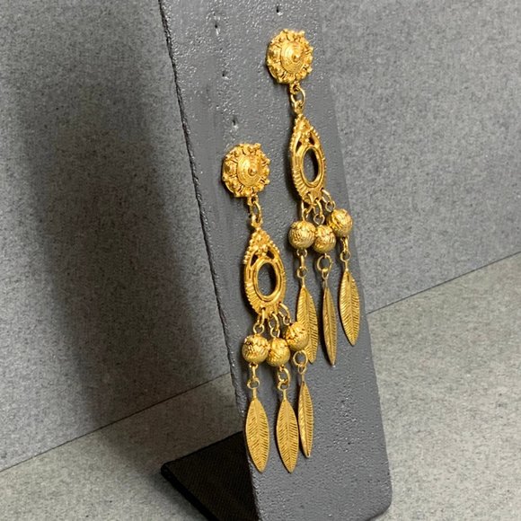 Retro gold feather statement Earrings - Picture 2 of 4